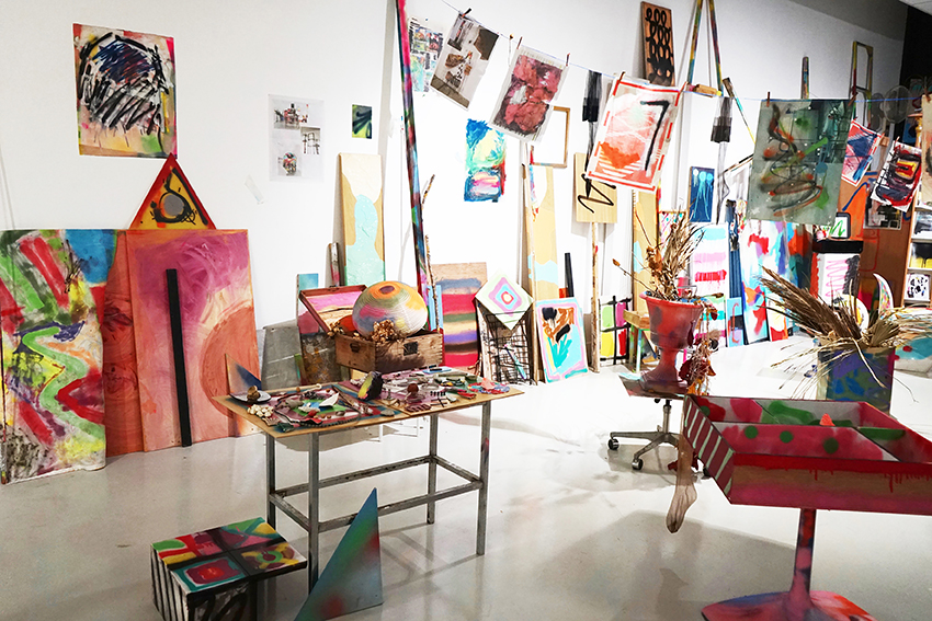 Manuel Pomar art contemporain contemporary art néon néon light enseigne neon sign signs Toulouse dérive amertume dessin histoire pop référence nature culture techniques mixtes mix media painting abstrait painting peinture peinture abstraite alcool Suze Campari cocktail bartender bar culture modernité Colors Pop culture carrière collecte collection upgradage recyclage ne pas ajouter d'objets au monde université Jean-Jaurès CIAM la Fabrique AFTER Jérôme Carrié commissariat objets appropriation