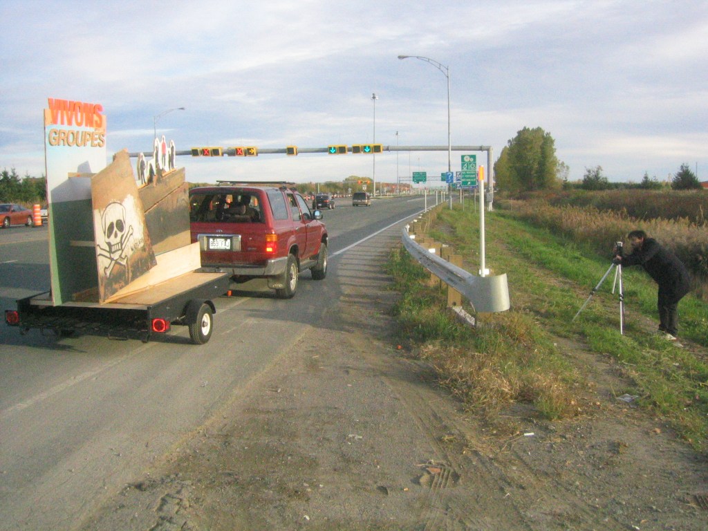 art contemporain contemporary art collectif d'artistes collective people alp le collectif Québec Canada coopérative Méduse l'œil de poisson alaplage enseigne vivons groupés bunker collective people