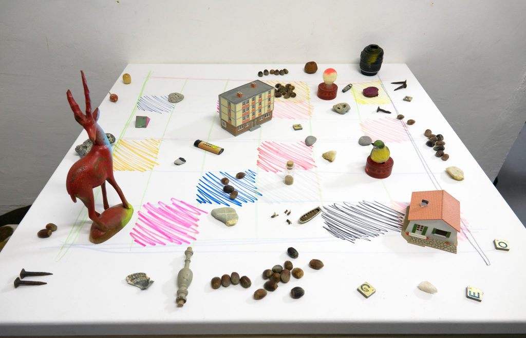 Manuel Pomar art contemporain contemporary art Toulouse dérive amertume dessin histoire pop référence nature culture peinture Golgotha Golgotha picnic théâtre Garonne peinture spray techniques mixtes mix media drawing image picture abstrait abstrait game jeu échec peinture painting