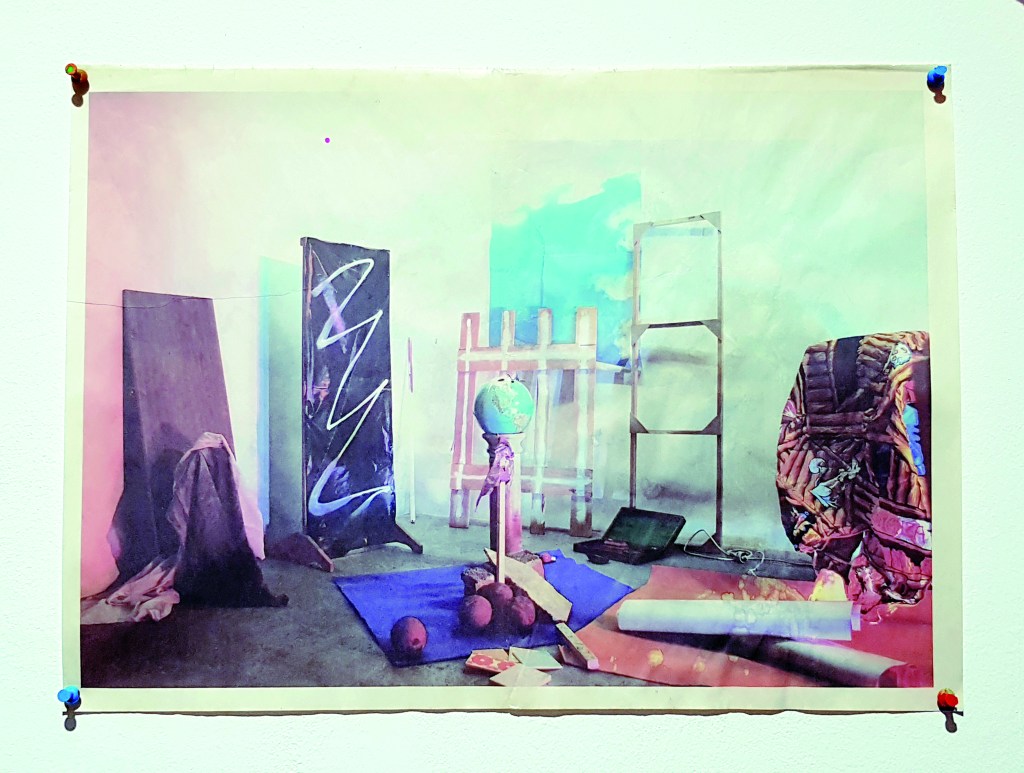 Manuel Pomar art contemporain pictures Picture photographie photography espace scénique display contemporary art Toulouse dérive amertume dessin histoire pop référence nature culture techniques mixtes image picture édition artist multiple postcard carte postale affiche slogan communication diffusion public art espace public journal papier journal newspaper