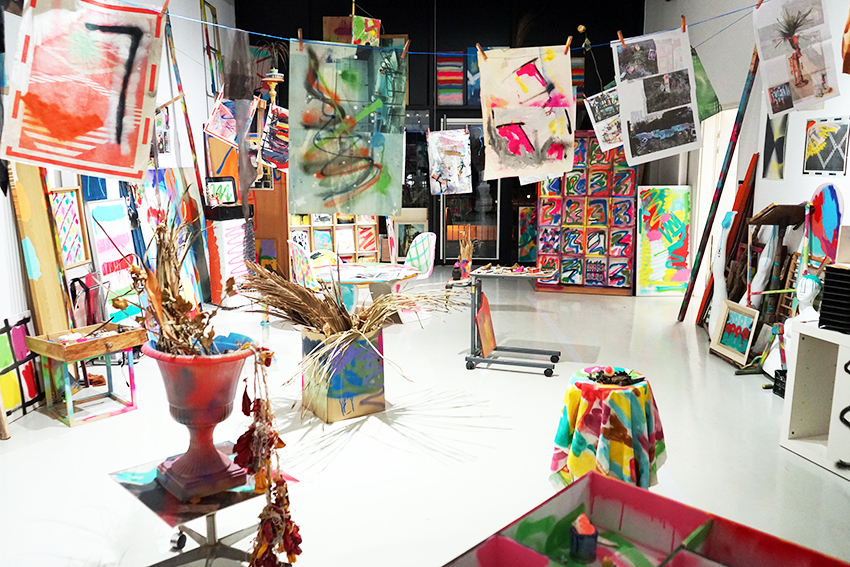 Manuel Pomar art contemporain contemporary art néon néon light enseigne neon sign signs Toulouse dérive amertume dessin histoire pop référence nature culture techniques mixtes mix media painting abstrait painting peinture peinture abstraite alcool Suze Campari cocktail bartender bar culture modernité Colors Pop culture carrière collecte collection upgradage recyclage ne pas ajouter d'objets au monde université Jean-Jaurès CIAM la Fabrique AFTER Jérôme Carrié commissariat objets appropriation