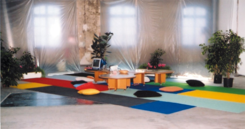 art contemporain contemporary art collectif d'artistes collective people alp le collectif alaplage affiche flyers cartes postales Hyper-ALP produits dérivés merchandising vente collecte marché diffusion œuvre mobile espace public