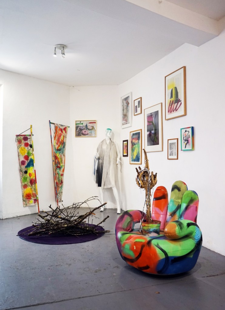 Manuel Pomar art contemporain contemporary art Toulouse dérive amertume dessin histoire pop référence nature culture peinture Golgotha Golgotha picnic théâtre Garonne peinture spray techniques mixtes mix media drawing image picture abstrait abstrait atelier studio artist studio peinture painting