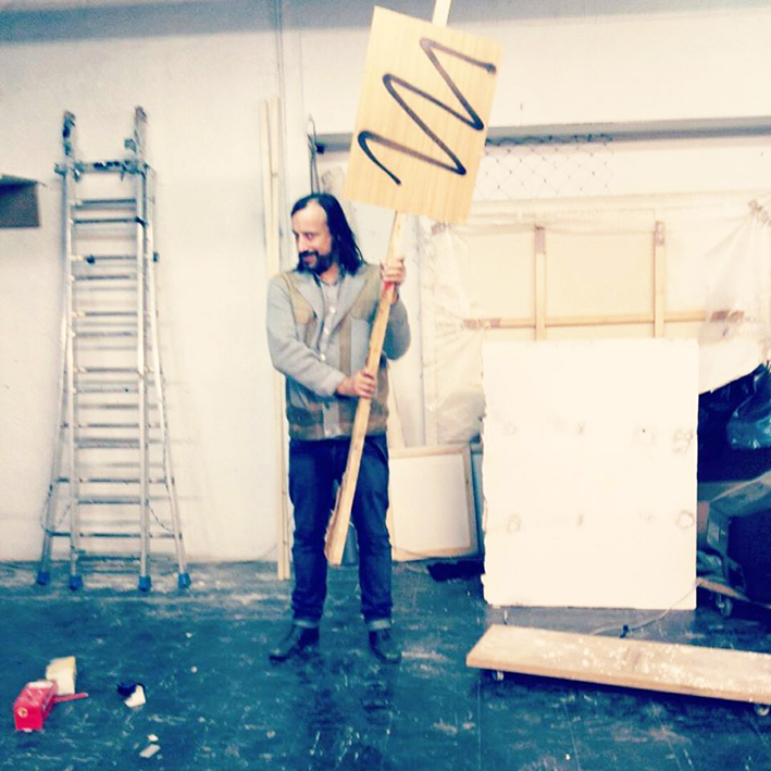 Manuel Pomar art contemporain contemporary art Toulouse dérive amertume dessin histoire pop référence nature culture peinture Golgotha Golgotha picnic théâtre Garonne peinture spray techniques mixtes mix media drawing image picture abstrait abstrait peinture flag drapeau performance happening action live Life painting