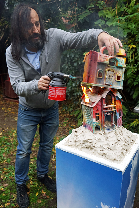 Manuel Pomar art contemporain contemporary art Toulouse dérive amertume dessin histoire pop référence nature culture peinture Golgotha Golgotha picnic théâtre Garonne peinture spray techniques mixtes mix media drawing image picture abstrait abstrait peinture flag drapeau performance happening Burning down the house action live Life painting