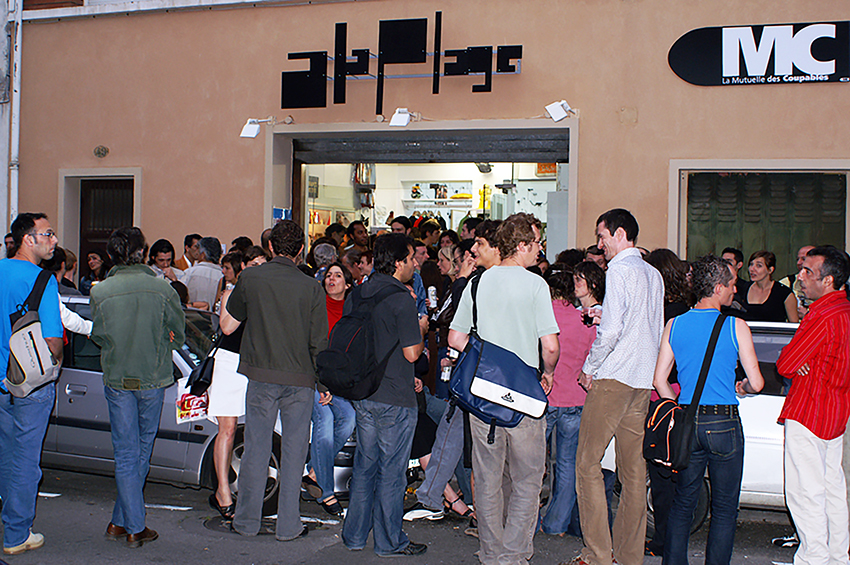 ALaPlage ALP le collectif art contemporain collectif d'artistes collective people vivons groupés alp le collectif alaplage Toulouse art contemporain contemporary art artist run space Occitanie années 90 nineties boulevard des Minimes fleuriste enseigne étudiants apprentis rue de la concorde