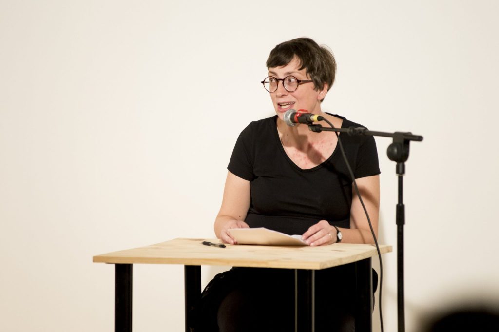 art contemporain Occitanie Toulouse contemporary art curator commissariat d’exposition commissaire Stéphane Arcas théâtre écriture film dramaturgie années 90 nineties Printemps de Septembre Manuel Pomar twin Towers mur de Berlin Marseille Bruxelles décor envers du décor Life comédiens grunge Marie-Pierre Bonniol 330 330+1 bleu bleu