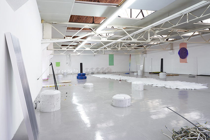 art contemporain Occitanie Toulouse contemporary art curator commissariat d’exposition commissaire Manuel Pomar Bricolage Bricodrama alternatif technologie bricolage lieux intermédiaires ateliers d’artistes autonomie collectif Damien Aspe Gilles Conan Guilhem Roubichou Claire Sauvaget Raphaël Bergère Diane Trouillet écologie décroissance débranche Bricodrama 2